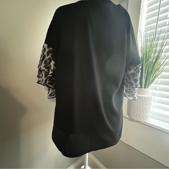 Blue - Black Blouse with Animal Print Sleeves Size Large - Picture 4 of 5